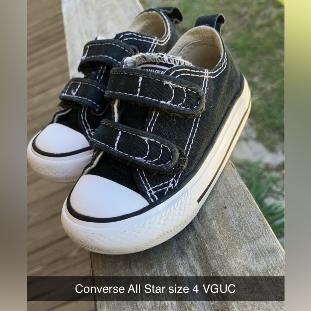 Converse All Star size 4 (Toddler) VGUC Velcro Black & White